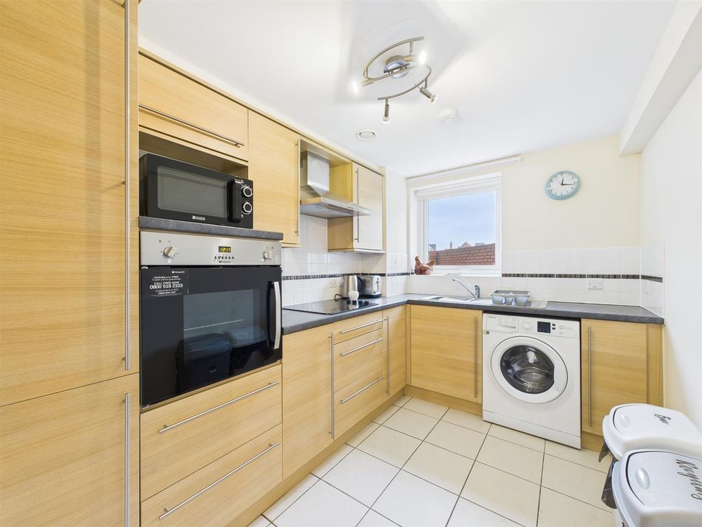 Property photo 2 of 13 Cam02295G0-Pr0387-Still008.Jpg