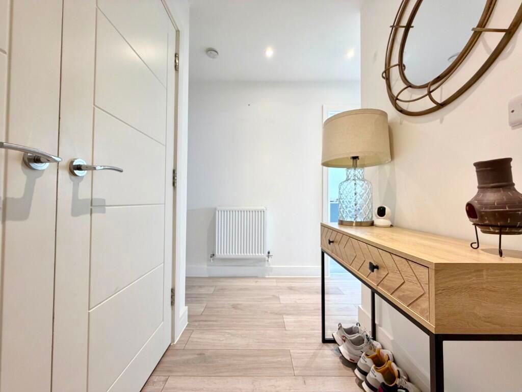 Additional image 17 of 3 bed flat for saleSouth Drive, Coulsdon CR5