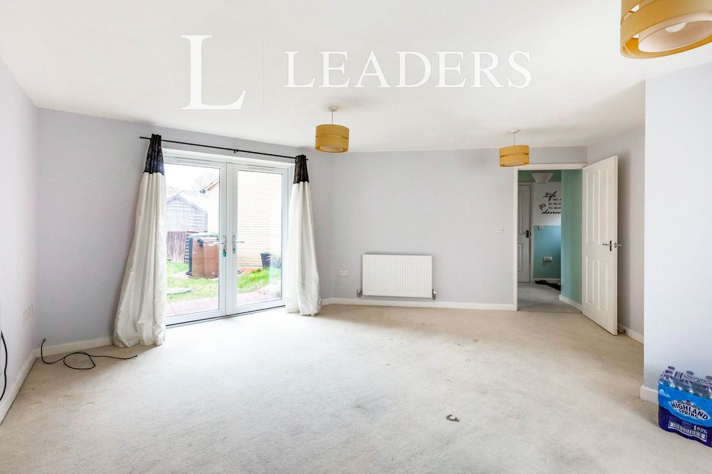 Property photo 2 of 10 3