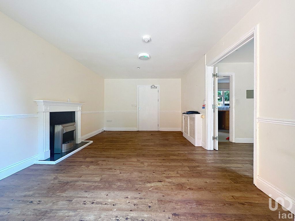 Property photo 3 of 12