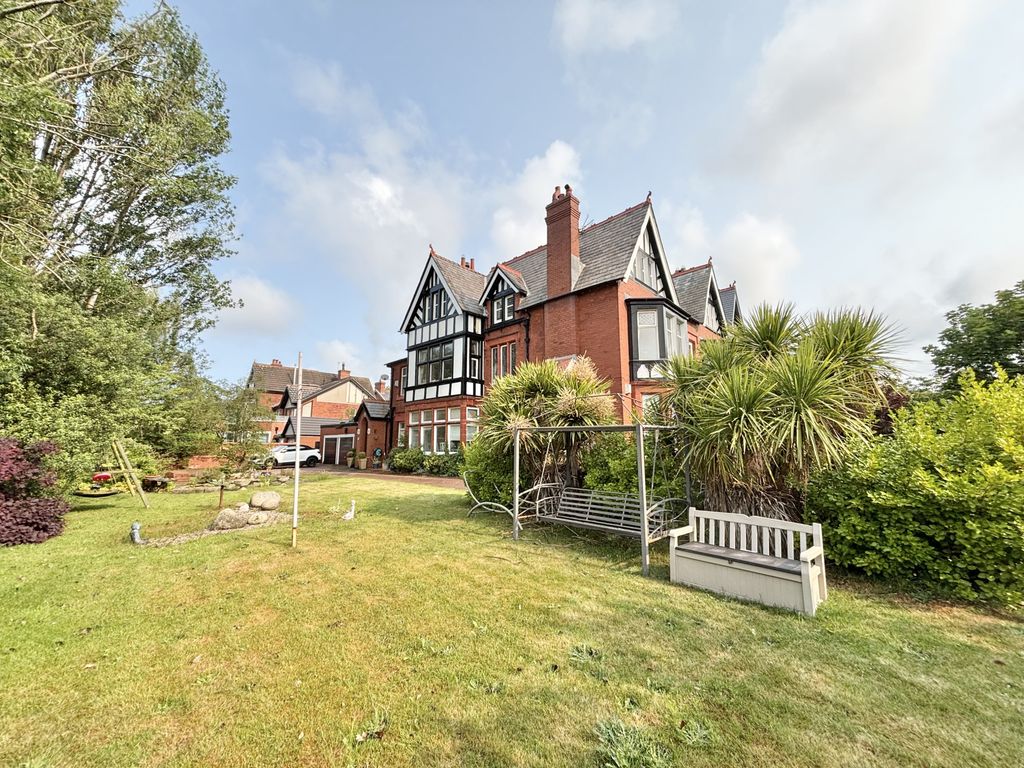 Property photo 1 of 29