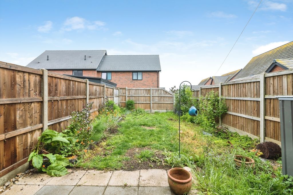 Property photo 2 of 16 Garden