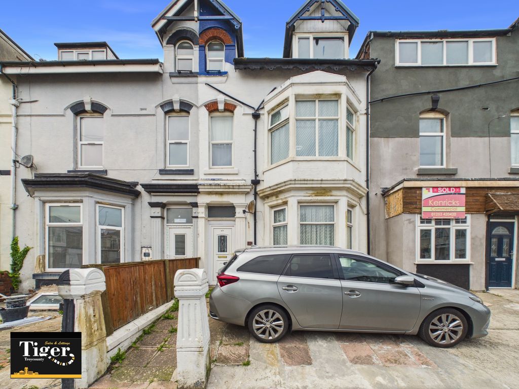 Property photo 1 of 15 Cam02176G0-Pr0896-Still015