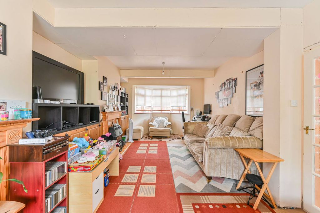 Property photo 3 of 10
