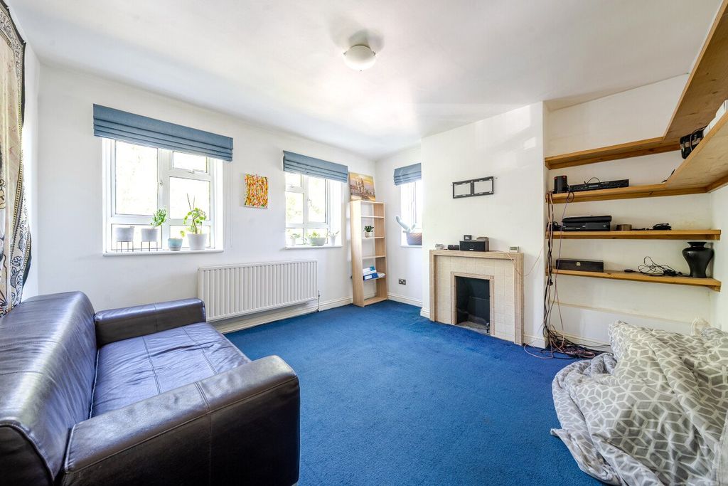 Property photo 2 of 7 Picture No. 29