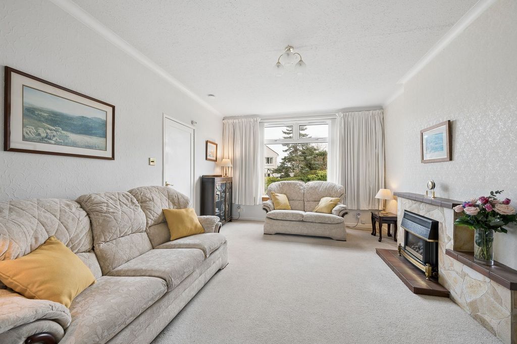 Property photo 3 of 49