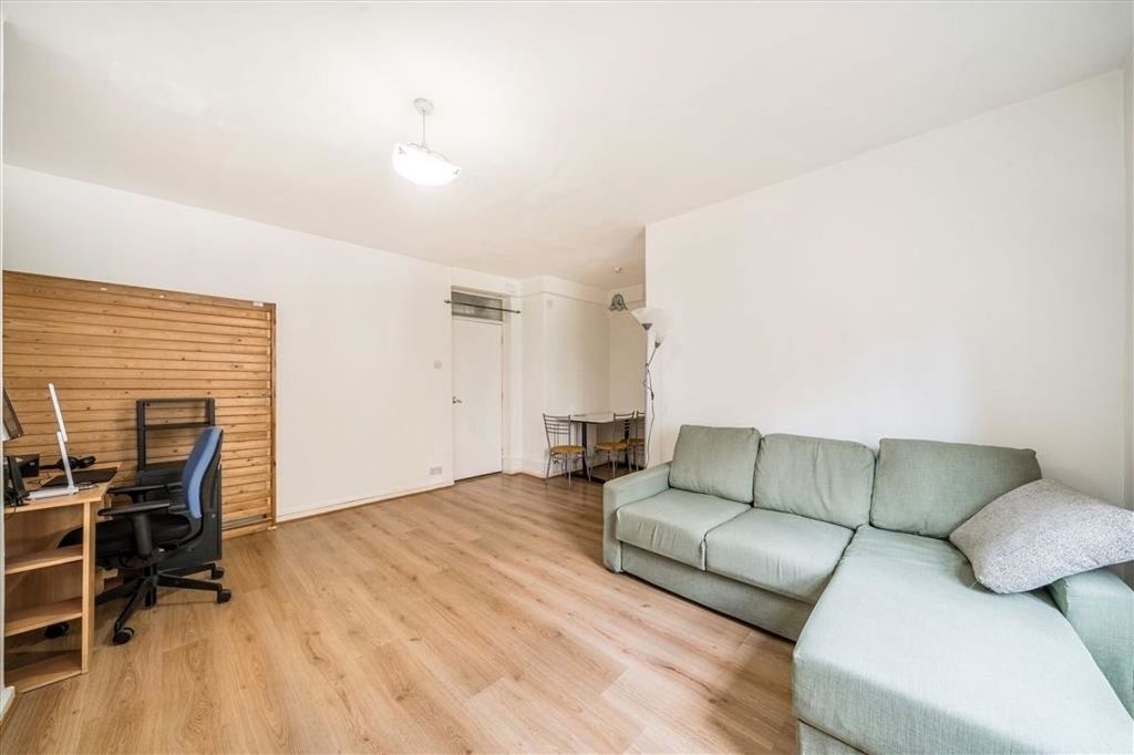 Property photo 2 of 8