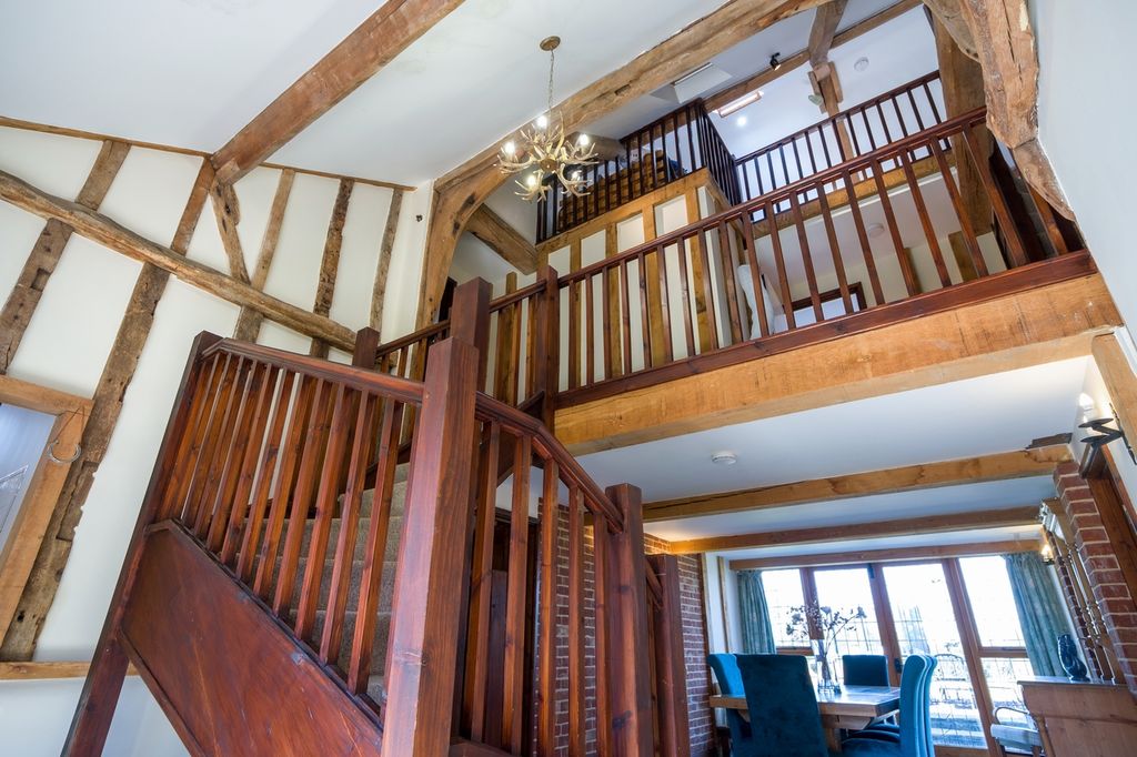 Property photo 2 of 35