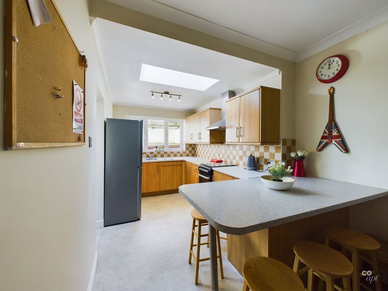 Property photo 3 of 13 Breakfast Bar Area