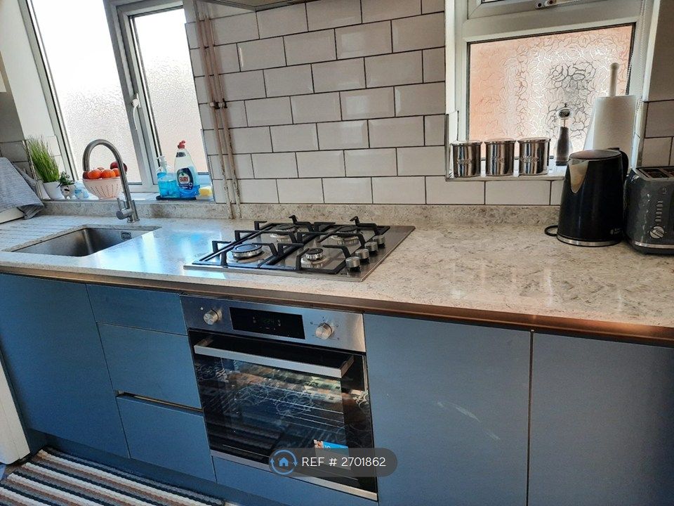 Property photo 3 of 16 Kitchen