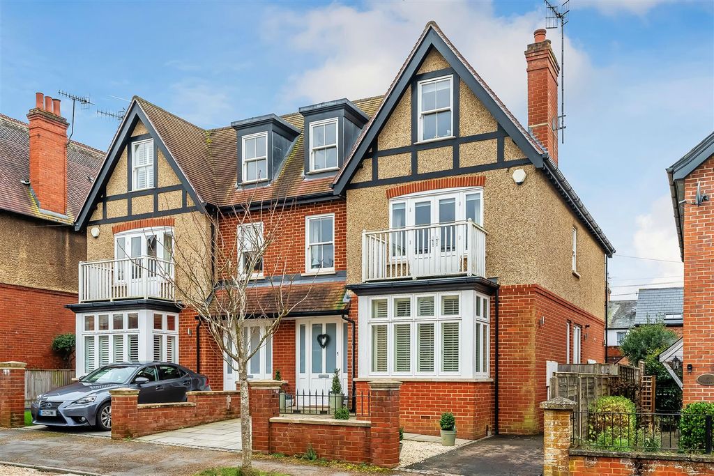 Property photo 1 of 25 6-Lonsdale-Road-35.Jpg