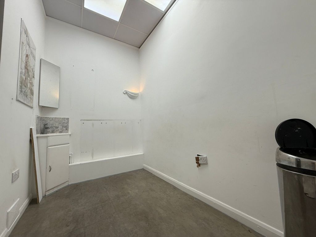 Property photo 2 of 3 Gallery