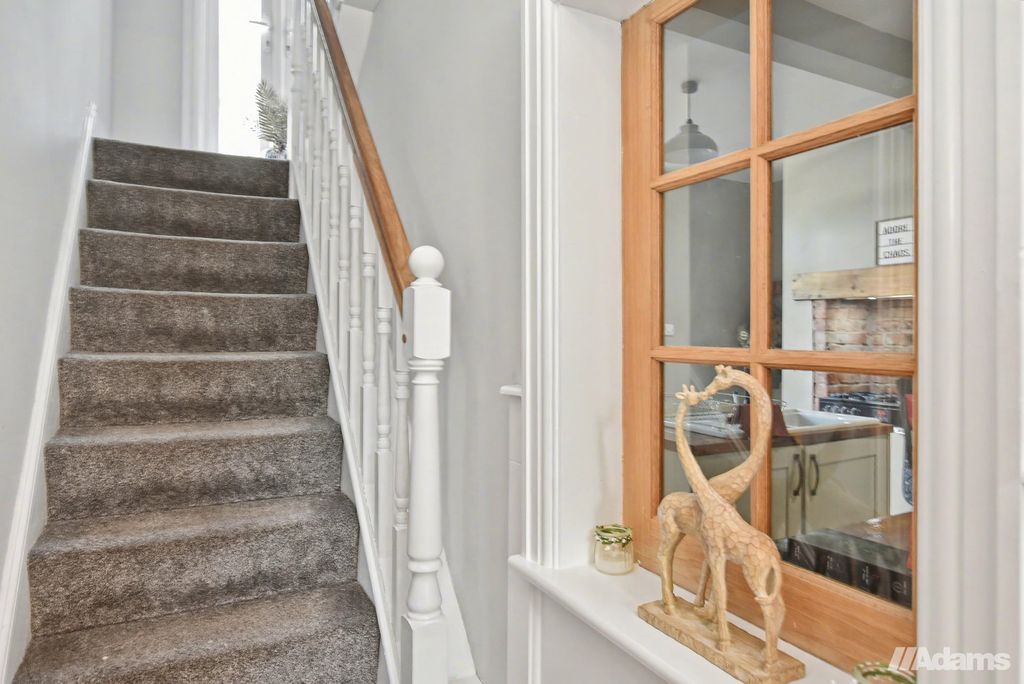 Property photo 2 of 34