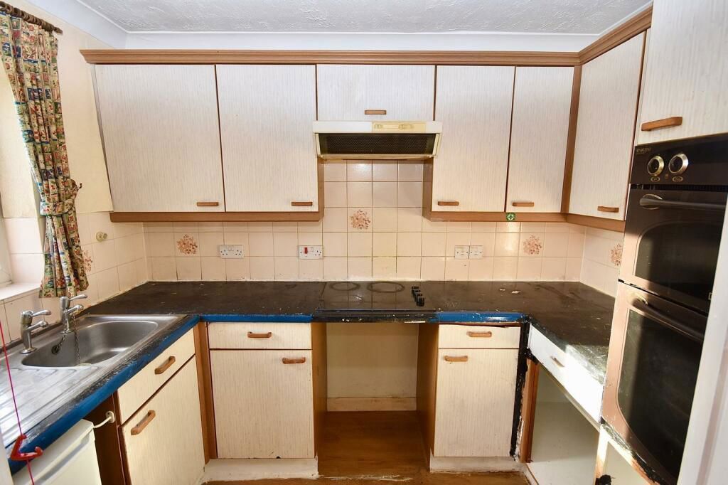 Property photo 3 of 14