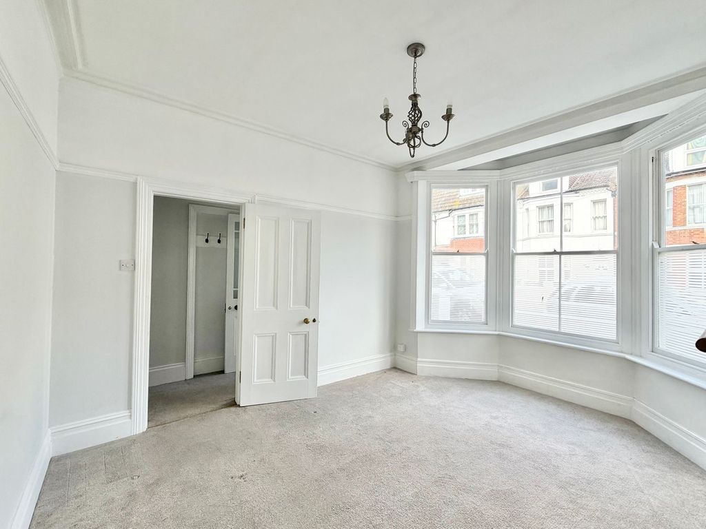 Property photo 3 of 24