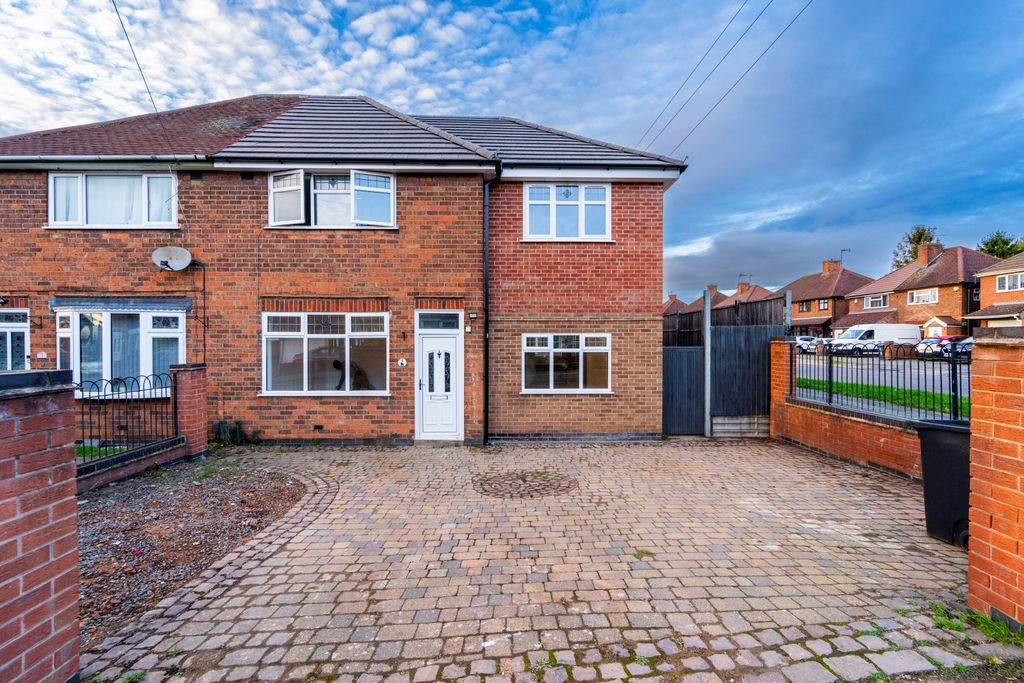 Property photo 1 of 53