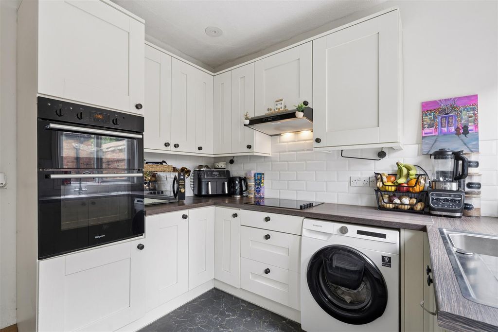 Property photo 2 of 26 Kitchen