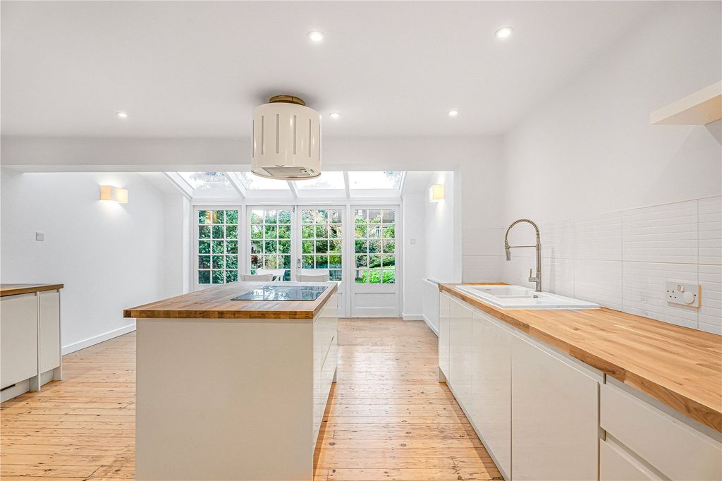 Property photo 2 of 12 Picture No. 27