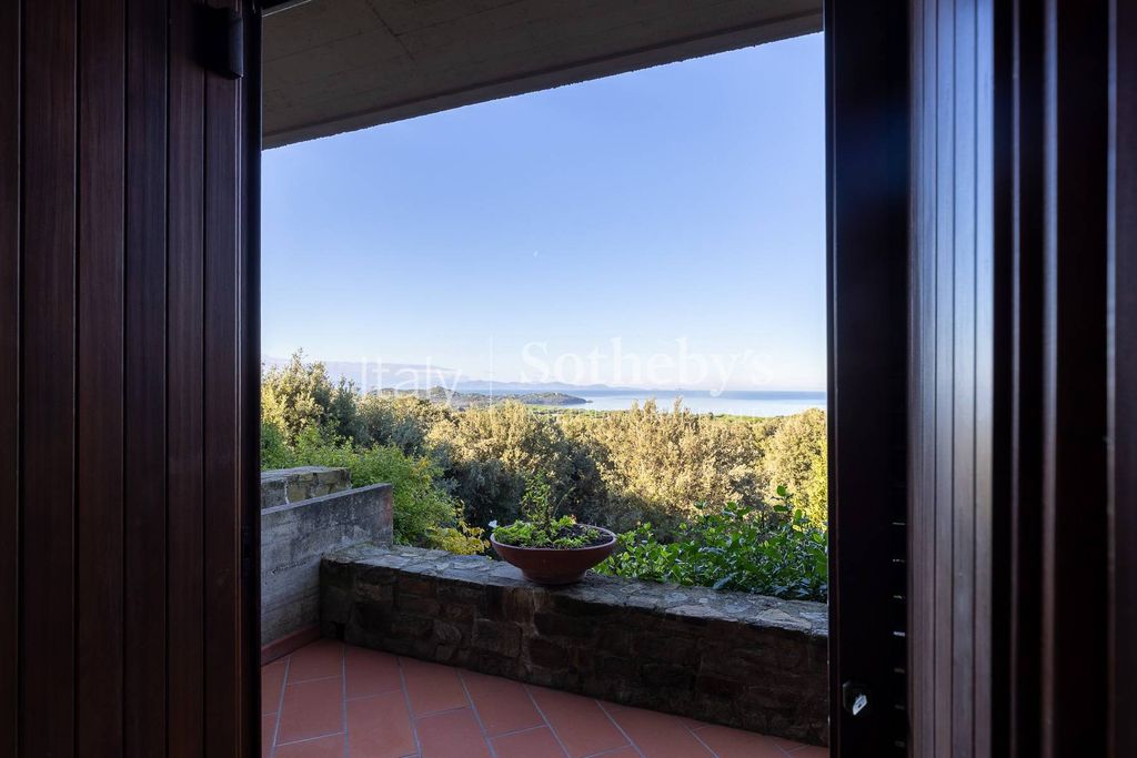 Property photo 3 of 25