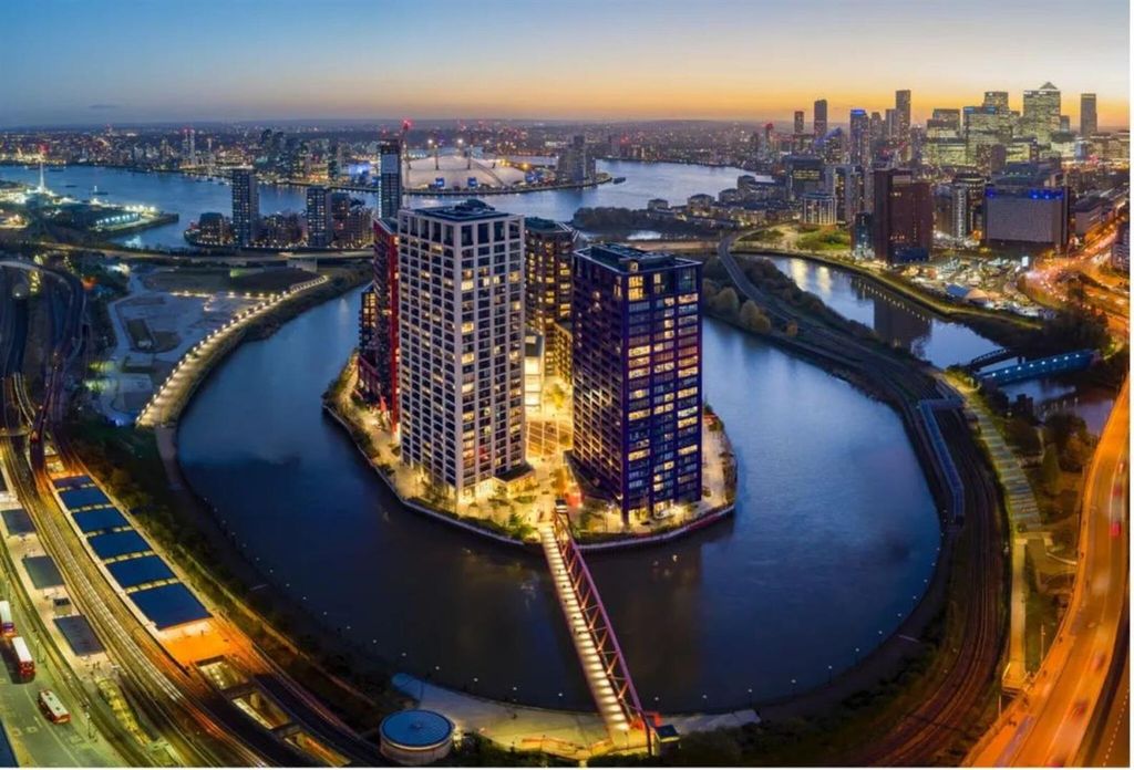 Property photo 2 of 14 London City Island Pic.Jpg