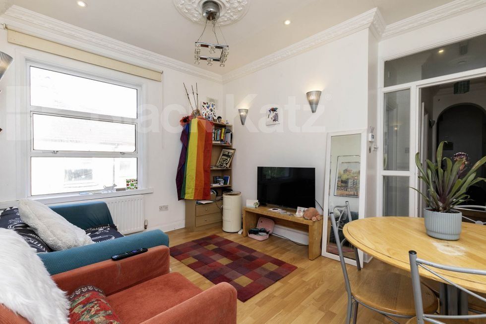 Property photo 3 of 11