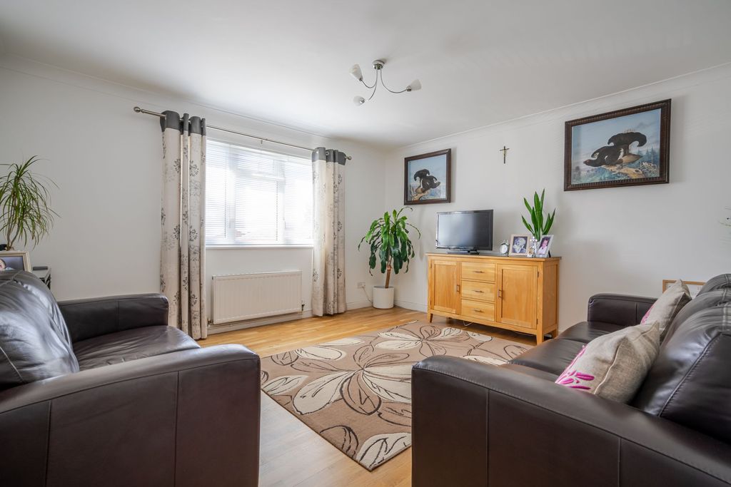 Property photo 3 of 9