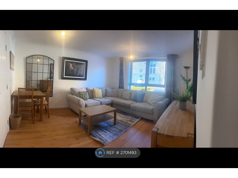 Property photo 2 of 21 Sunny Living Room