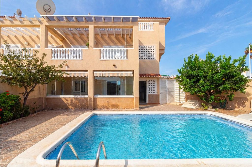 Property photo 1 of 32 Private Pool Bungalow With Garden In Zeniamar, Orihuela Costa