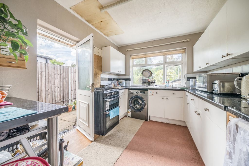 Property photo 3 of 13 Kitchen