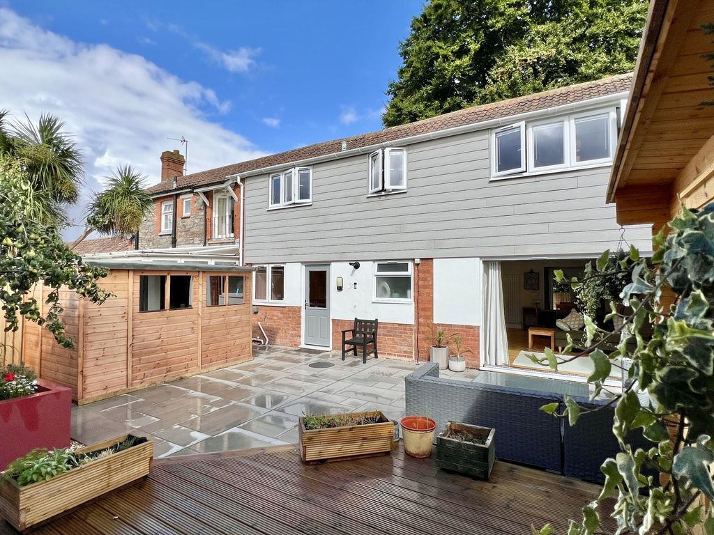 Property photo 1 of 44