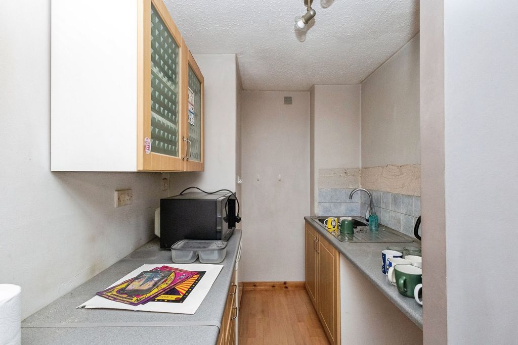 Property photo 3 of 16 Pbox-Img.Jpg