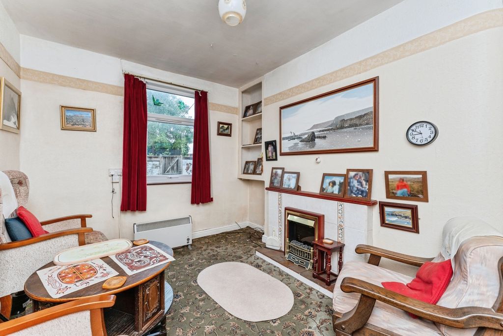 Property photo 2 of 23 Pbox-Img.Jpg