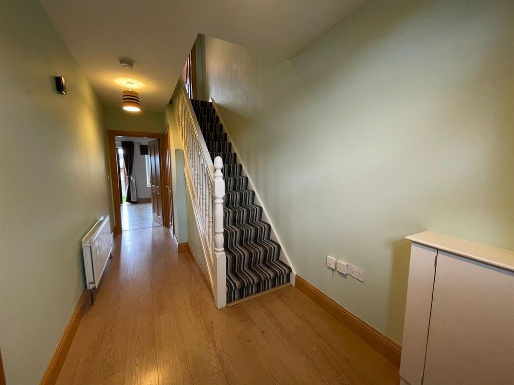 Property photo 3 of 12 Hallway.Jpg