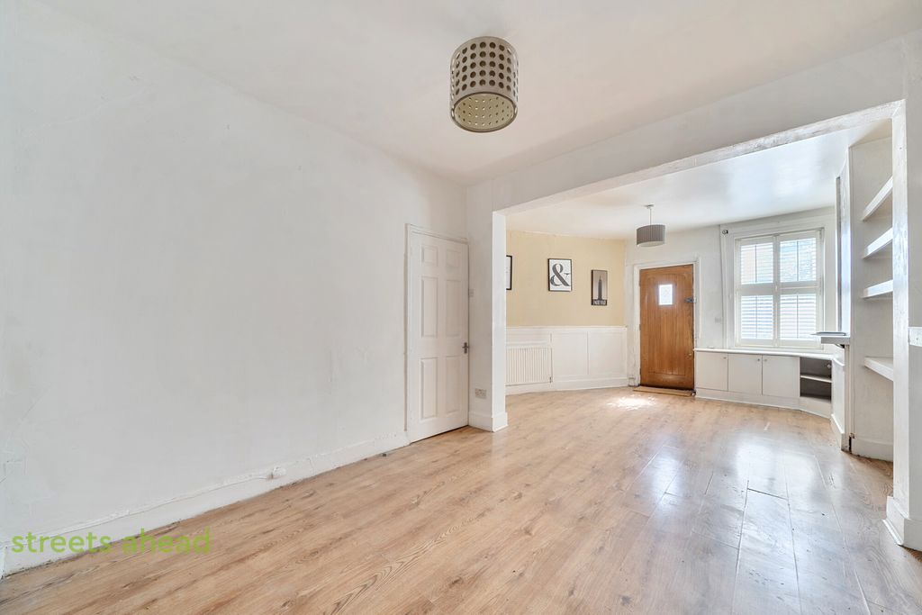 Property photo 3 of 14 d3E59514-B91F-414...