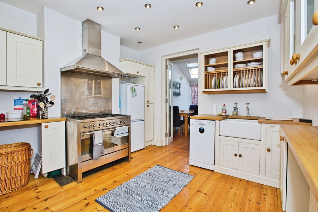 Property photo 3 of 17 Photo