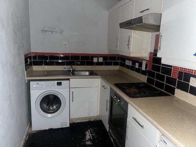 Property photo 3 of 5 Kitchen