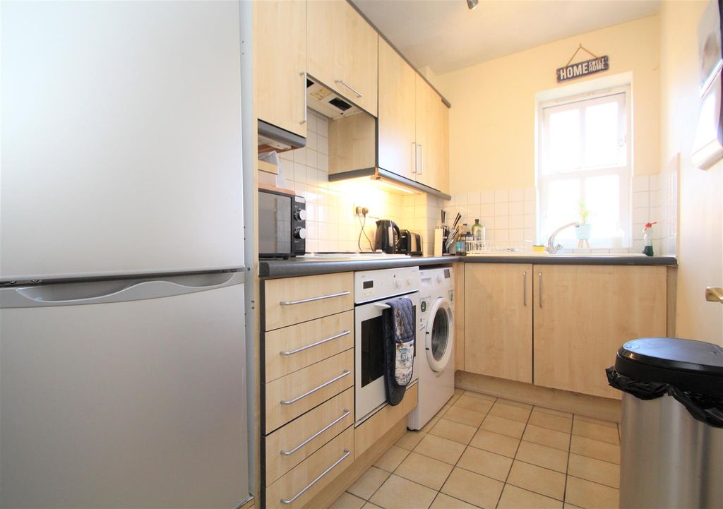 Property photo 2 of 6 Kitchen.Jpg