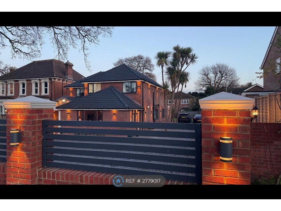 Property photo 2 of 33
