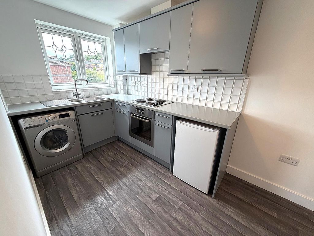 Property photo 2 of 9 8.Jpg