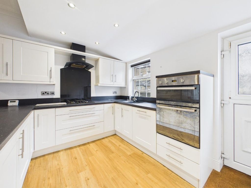 Property photo 3 of 15 Kitchen