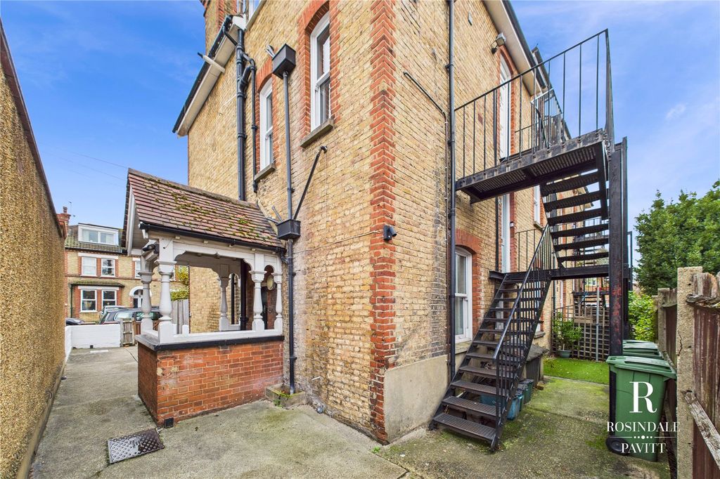 Property photo 2 of 20 Picture 2