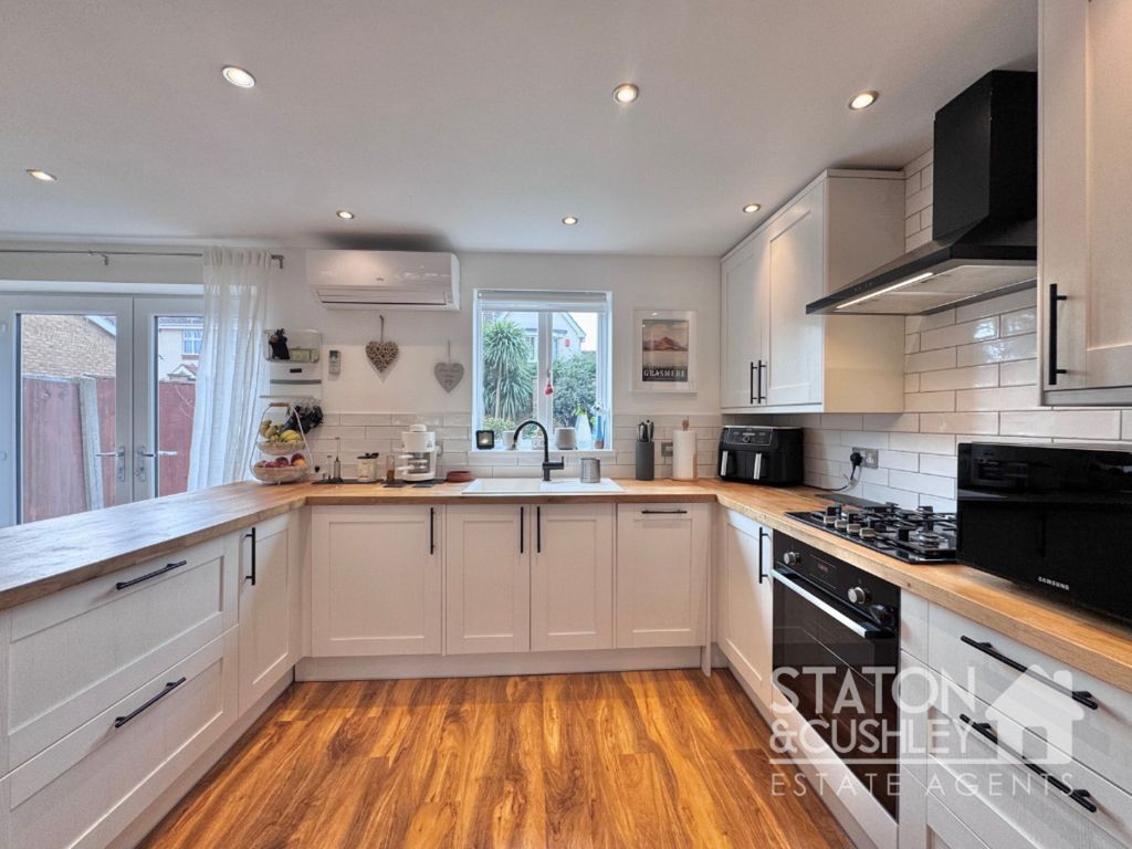 Property photo 3 of 28