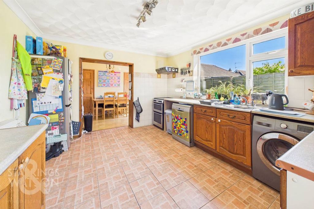 Property photo 2 of 22