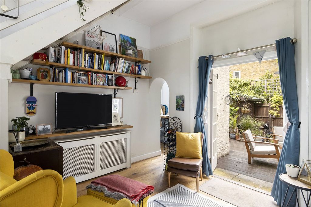 Property photo 3 of 17 Reception Room