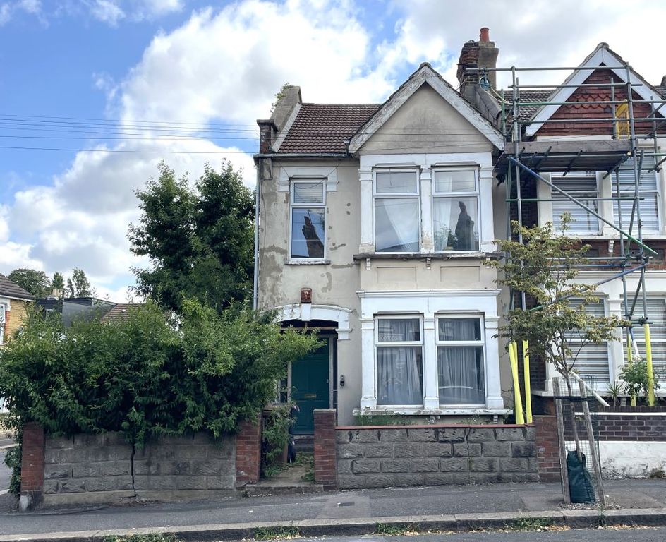 Property photo 1 of 11