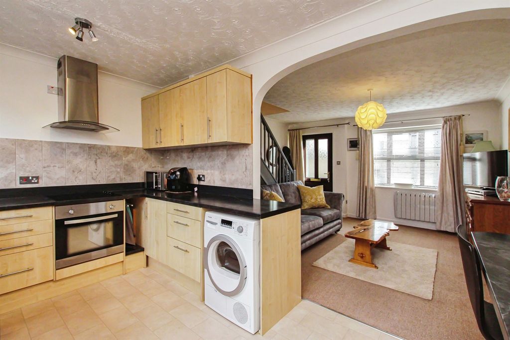 Property photo 3 of 9