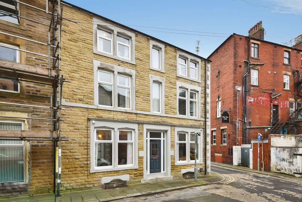 Property photo 1 of 20 Pbox-Img.Jpg