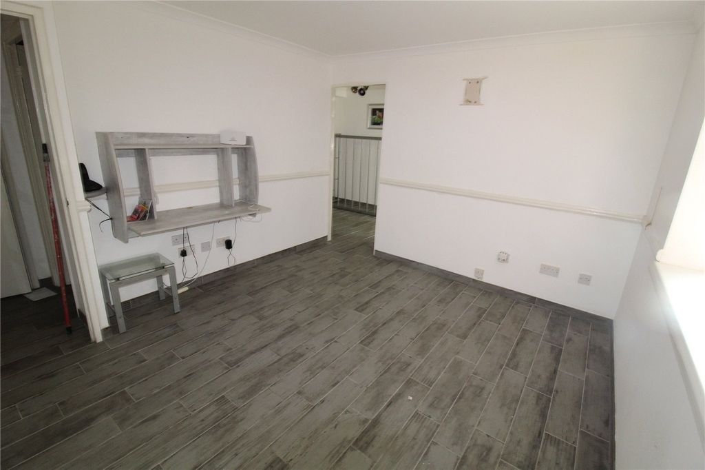 Property photo 3 of 6 Picture No. 02