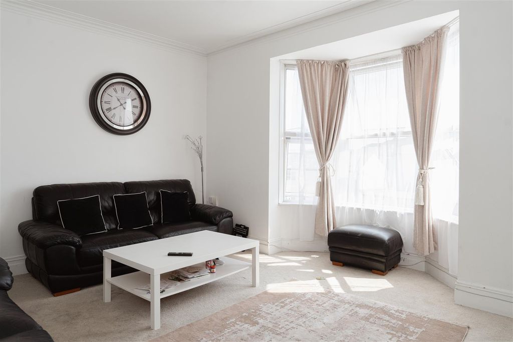 Property photo 3 of 9 2.Jpg