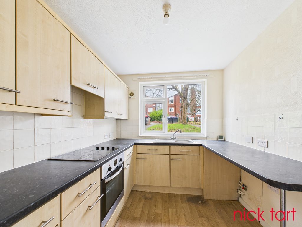 Property photo 3 of 6 Photo 11